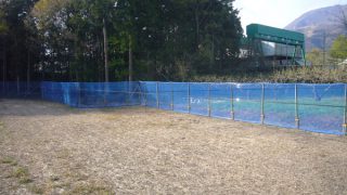 防風ネットの設置も完了間近