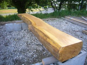 ベンチにする木材