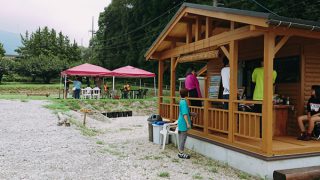 開園２日目のログキットハウスの様子