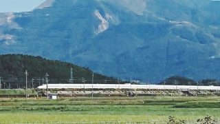 新幹線と伊吹山