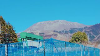 青い空のしたの伊吹山